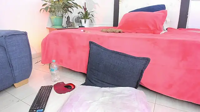 Snapshot of alicia_rouusel chatting on 27, 5, 2026 alicia rouusel online show from 27, 5, 2026