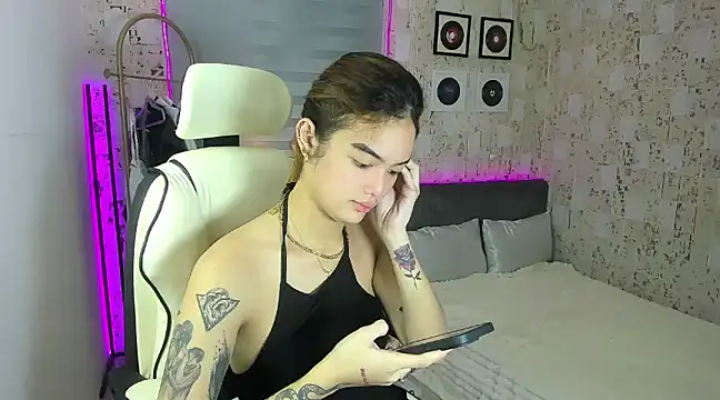 AlexandraMooree online show from 17, 1, 2025