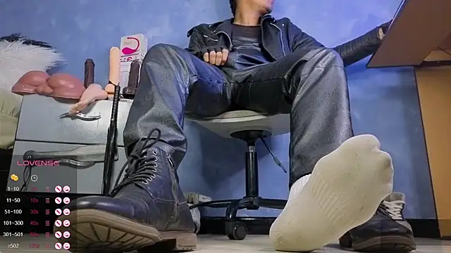 TomLover 12 online show from 13, 4, 2026