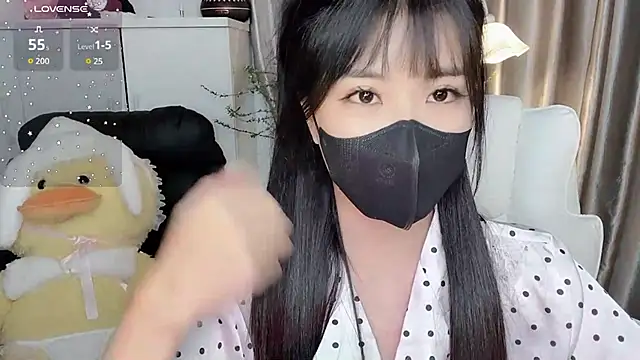 Mya Lee online show from 18, 1, 2025