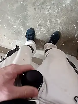 Snapshot of GeilerSchweizer chatting on 20, 11, 2025 GeilerSchweizer online show from 20, 11, 2025