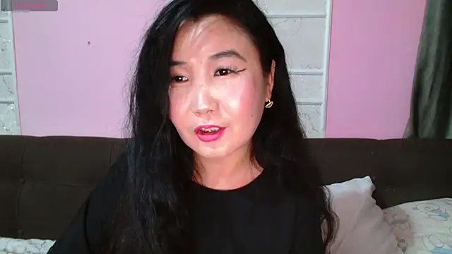 Snapshot of Bet_Lu chatting on 21, 10, 2025 Bet Lu online show from 21, 10, 2025