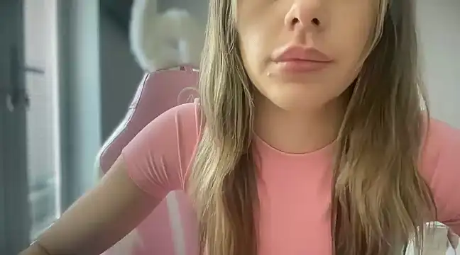 Lillymariee online show from 3, 1, 2025