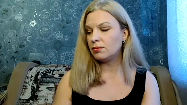 Snapshot of BlondeFox chatting on 24, 11, 2025 BlondeFox online show from 24, 11, 2025