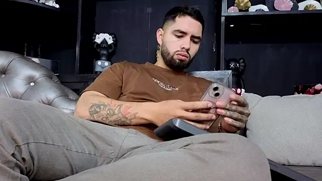 Snapshot of matteosantos chatting on 7, 2, 2026 matteosantos online show from 7, 2, 2026