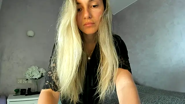 Snapshot of _DarkRose_ chatting on 29, 4, 2026 DarkRose online show from 29, 4, 2026