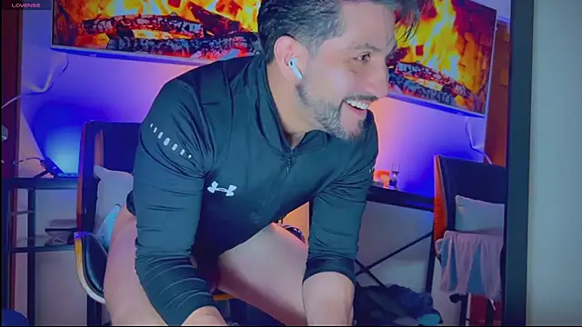 Snapshot of _DANTE_BIGASS chatting on 4, 12, 2025 DANTE BIGASS online show from 4, 12, 2025