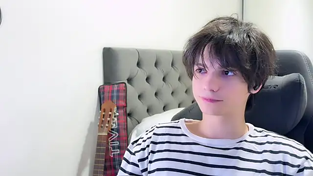 Snapshot of SasukeUhchiaa chatting on 5, 12, 2024 SasukeUhchiaa online show from 5, 12, 2024