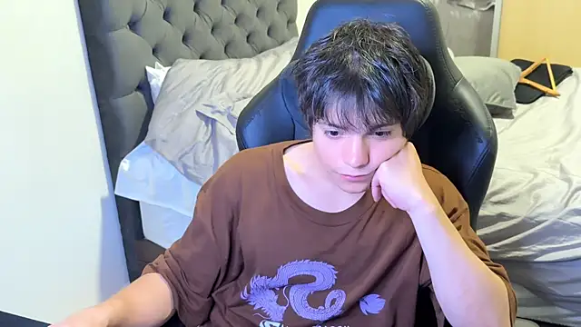 Snapshot of SasukeUhchiaa chatting on 3, 3, 2025 SasukeUhchiaa online show from 3, 3, 2025