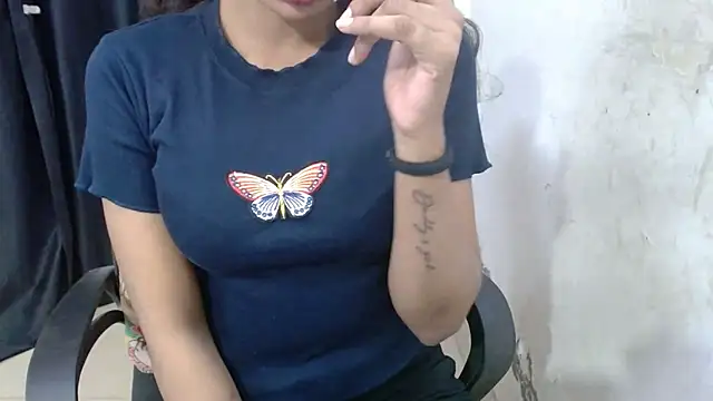 Snapshot of sexy_vani1 chatting on 26, 11, 2025 sexy vani1 online show from 26, 11, 2025