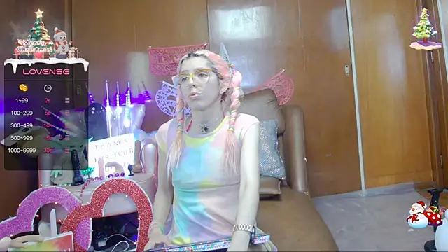 Skinygirl online show from 21, 2, 2025