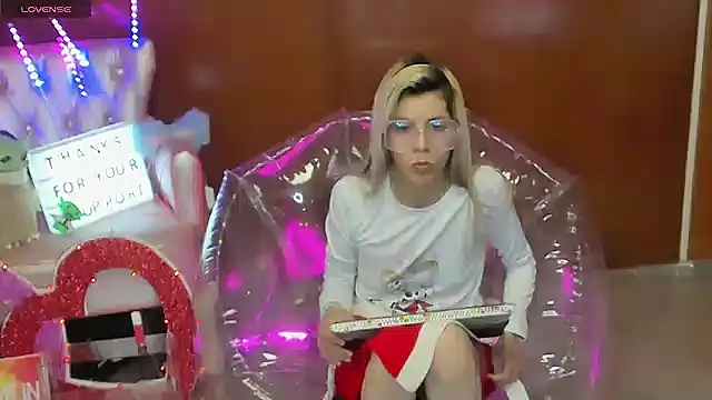 Skinygirl online show from 25, 2, 2026