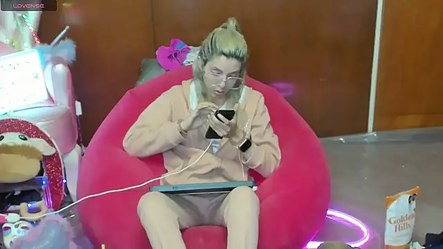 Skinygirl online show from 13, 6, 2026