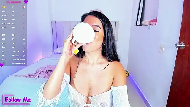 Snapshot of sheirysex_ chatting on 8, 1, 2025 sheirysex  online show from 8, 1, 2025