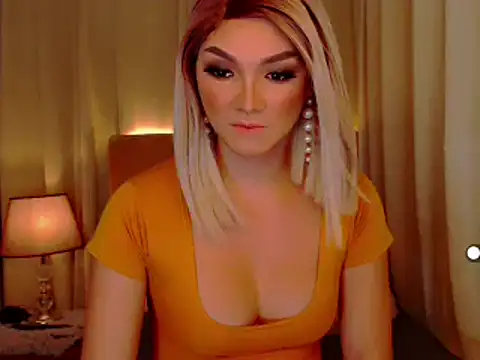 Snapshot of mistressseductionleah chatting on 8, 5, 2026 mistressseductionleah online show from 8, 5, 2026