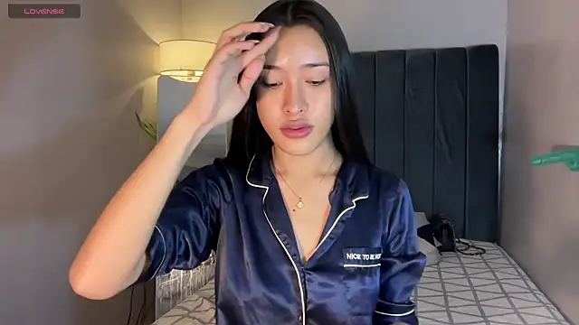 wiggle nibble online show from 16, 12, 2025