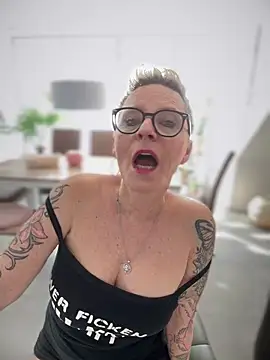 German Milf online show from 19, 2, 2025