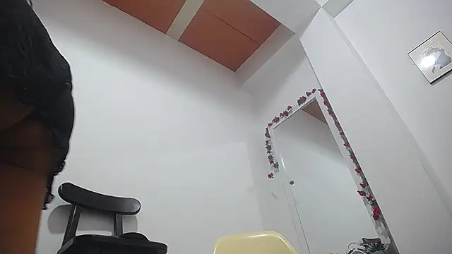 hornywife  online show from 8, 4, 2026