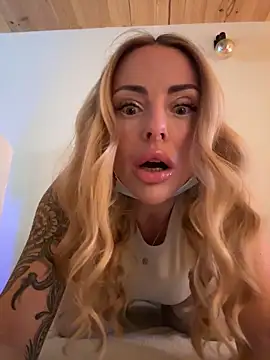 Snapshot of EmaSalis chatting on 7, 11, 2025 EmaSalis online show from 7, 11, 2025