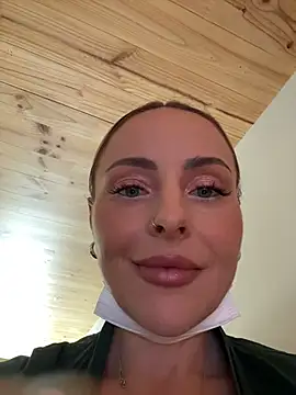 Snapshot of EmaSalis chatting on 28, 11, 2025 EmaSalis online show from 28, 11, 2025