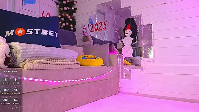 Snapshot of Misss_Vikk chatting on 21, 12, 2024 Misss Vikk online show from 21, 12, 2024