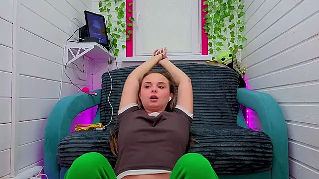 Misss Vikk online show from 2, 12, 2025