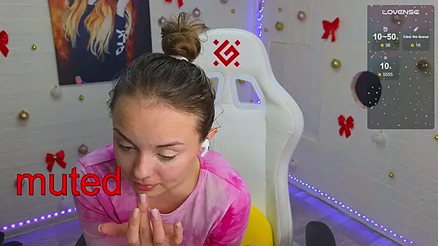 Misss Vikk online show from 6, 3, 2026