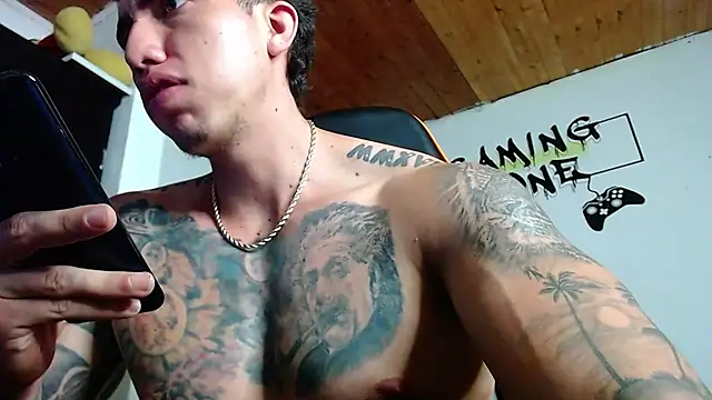 Snapshot of Adam_Hudsond chatting on 3, 12, 2024 Adam Hudsond online show from 3, 12, 2024