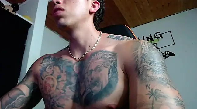 Snapshot of Adam_Hudsond chatting on 5, 12, 2024 Adam Hudsond online show from 5, 12, 2024