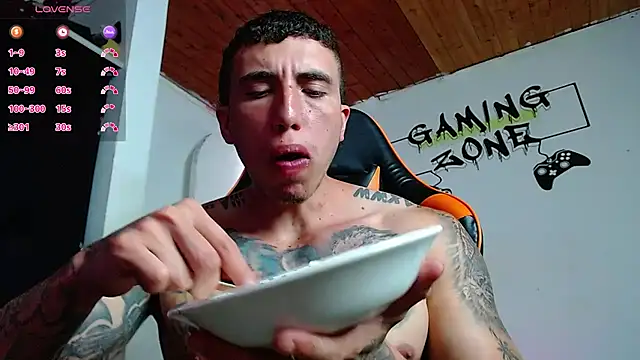 Snapshot of Adam_Hudsond chatting on 17, 12, 2024 Adam Hudsond online show from 17, 12, 2024