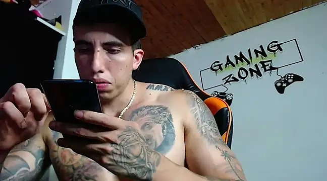 Snapshot of Adam_Hudsond chatting on 21, 12, 2024 Adam Hudsond online show from 21, 12, 2024