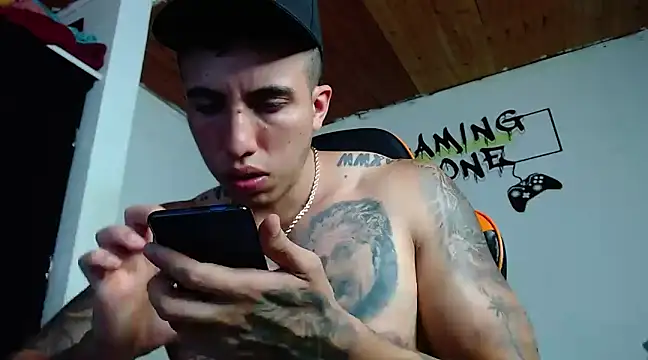 Snapshot of Adam_Hudsond chatting on 10, 1, 2025 Adam Hudsond online show from 10, 1, 2025