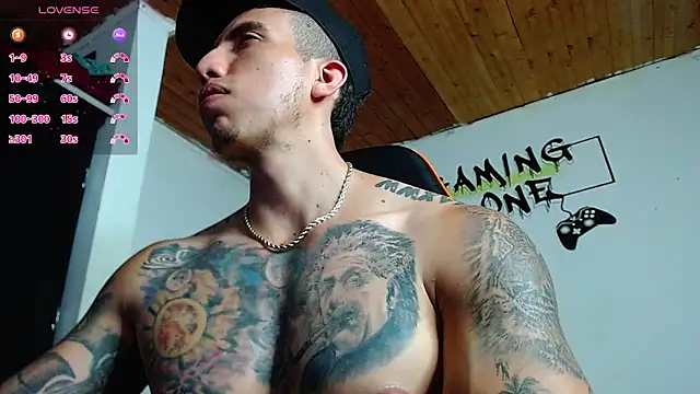 Snapshot of Adam_Hudsond chatting on 14, 1, 2025 Adam Hudsond online show from 14, 1, 2025