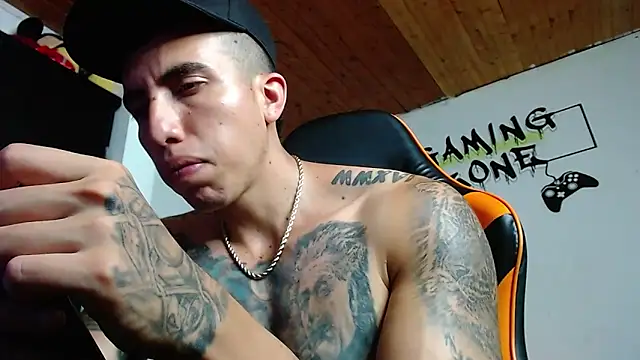 Snapshot of Adam_Hudsond chatting on 26, 1, 2025 Adam Hudsond online show from 26, 1, 2025