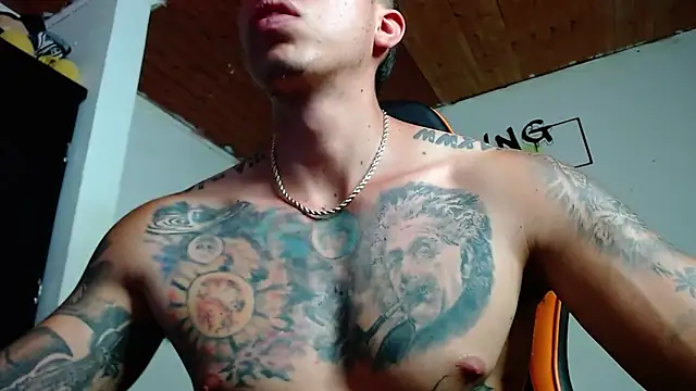 Snapshot of Adam_Hudsond chatting on 4, 2, 2025 Adam Hudsond online show from 4, 2, 2025