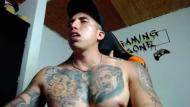 Snapshot of Adam_Hudsond chatting on 7, 2, 2025 Adam Hudsond online show from 7, 2, 2025