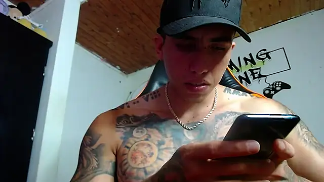 Snapshot of Adam_Hudsond chatting on 10, 2, 2025 Adam Hudsond online show from 10, 2, 2025