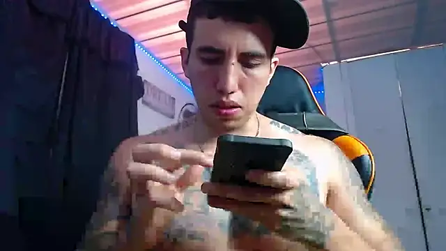 Snapshot of Adam_Hudsond chatting on 3, 11, 2025 Adam Hudsond online show from 3, 11, 2025