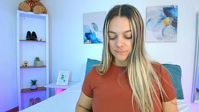 Isabella Harley online show from 14, 4, 2026