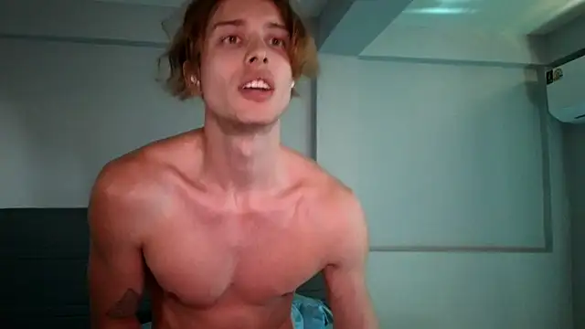 Snapshot of Cryptikov chatting on 1, 2, 2025 Cryptikov online show from 1, 2, 2025