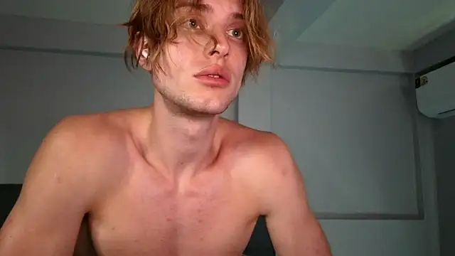 Snapshot of Cryptikov chatting on 2, 2, 2025 Cryptikov online show from 2, 2, 2025