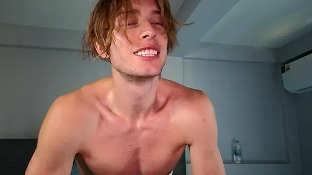 Snapshot of Cryptikov chatting on 5, 2, 2025 Cryptikov online show from 5, 2, 2025