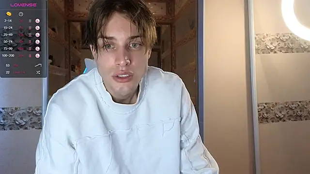 Snapshot of Cryptikov chatting on 7, 10, 2025 Cryptikov online show from 7, 10, 2025