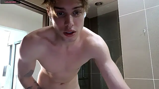 Snapshot of Cryptikov chatting on 14, 11, 2025 Cryptikov online show from 14, 11, 2025