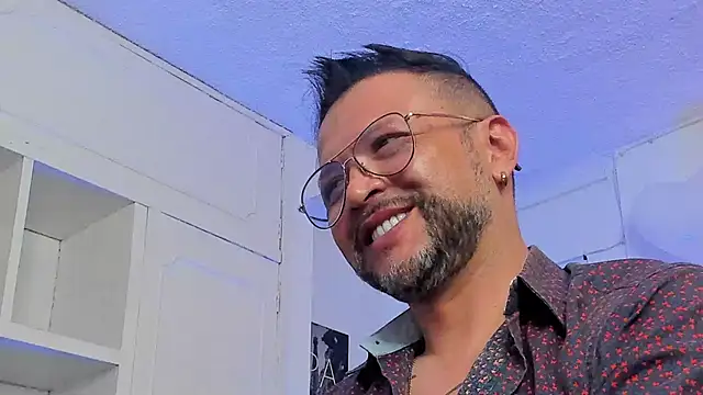 Snapshot of MrFrank_tattoo chatting on 14, 2, 2025 MrFrank tattoo online show from 14, 2, 2025