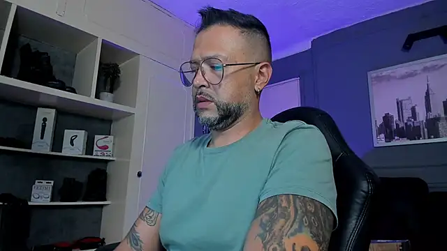 Snapshot of MrFrank_tattoo chatting on 23, 9, 2025 MrFrank tattoo online show from 23, 9, 2025