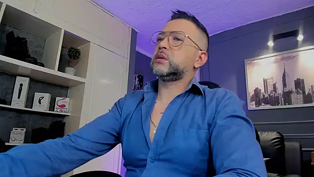 Snapshot of MrFrank_tattoo chatting on 7, 10, 2025 MrFrank tattoo online show from 7, 10, 2025