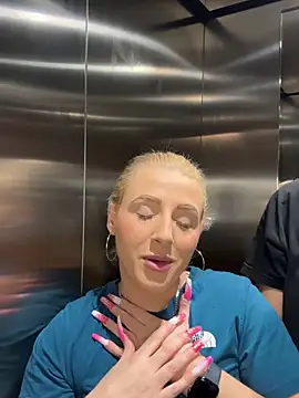 Strongqueen online show from 9, 1, 2025