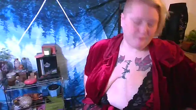 buxombosums online show from 15, 12, 2025