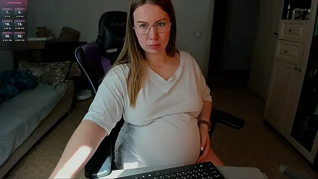 Snapshot of stella_vestal chatting on 13, 6, 2026 stella vestal online show from 13, 6, 2026